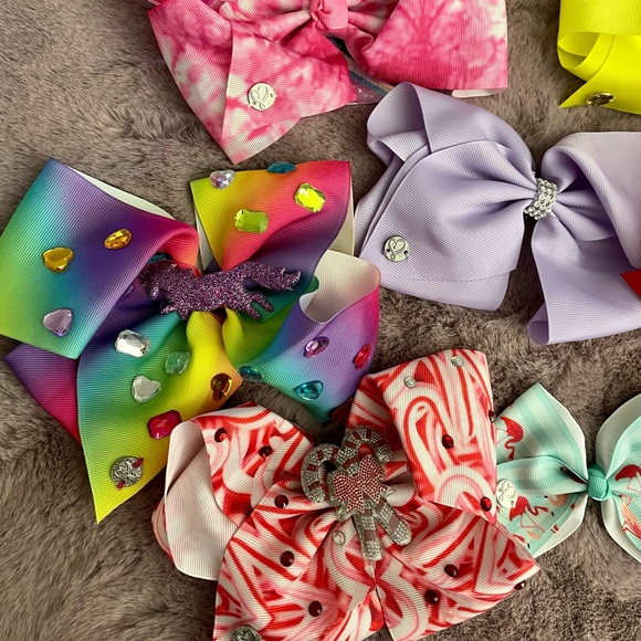 12 JoJo Siwa Hair Bows - Picture 3 of 4